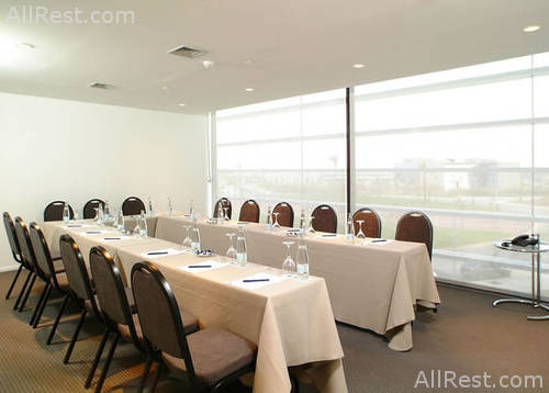 Tryp Barcelona Aeropuerto 9